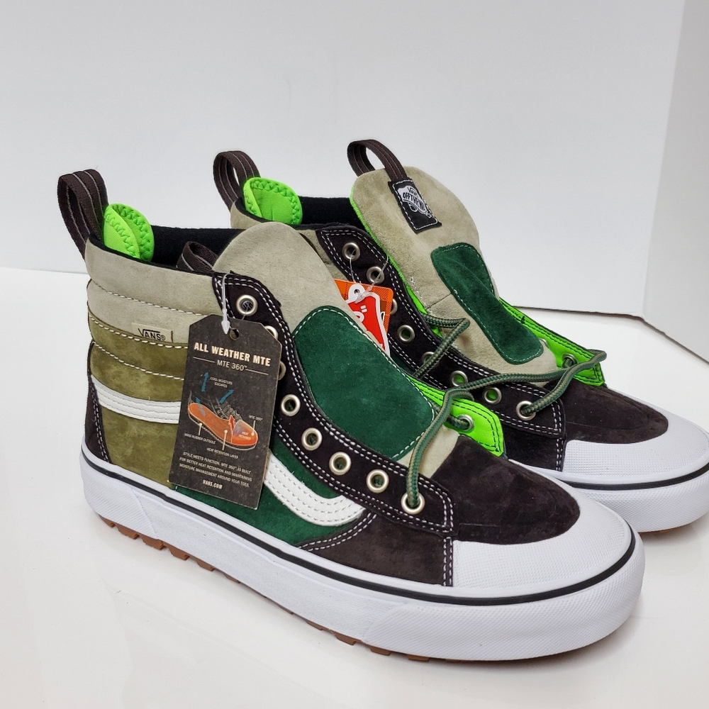 MEN'S WATER RESISTANT VANS SHOES NWT